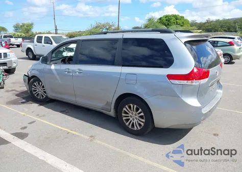 2012 Toyota Sienna Xle V6 7 Passenger Auto Access Seat/Xle V6 8 Passenger из США, поврежденный, VIN 5TDYK3DC7CS271075